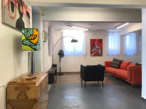 Stylish, Basement Studio with Roof Top Access - EP9B